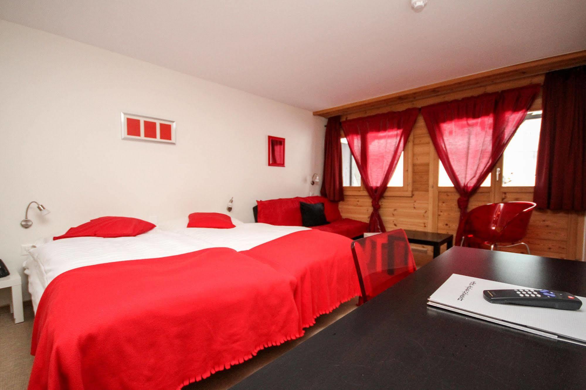 Hotel Alpina - Swiss Ski & Bike Lodge Grimentz Exterior photo